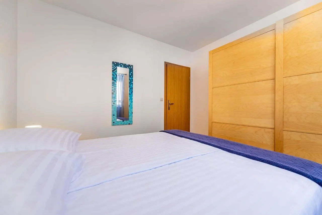 Azzuro Apartment Baska