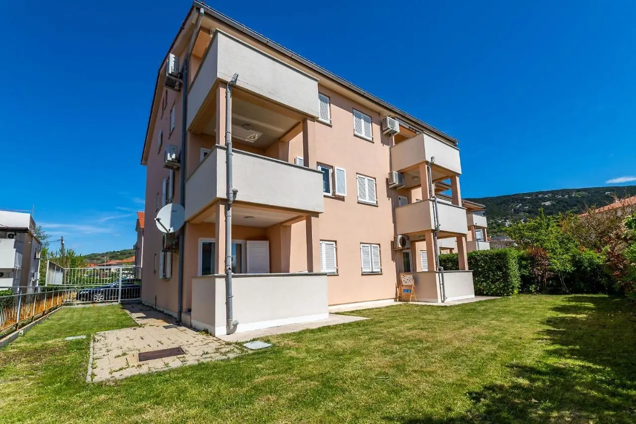 Azzuro Apartment Baska