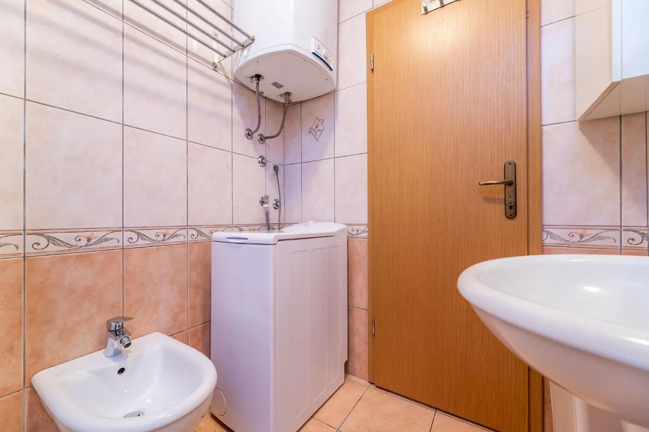 Azzuro Apartment Baska